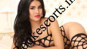 You-can-enjoy-Russian-escort-at-Hotel-Red-Fox-1