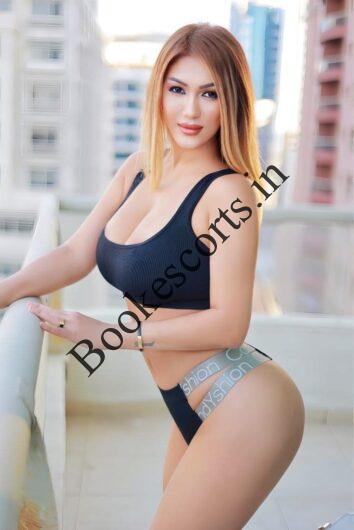 Who wanna fuck fuck my wet pussy and cum inside me