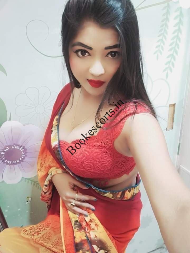 Dhamtari Friendly 5’4” Sexy Escorts With Extra Large Bust